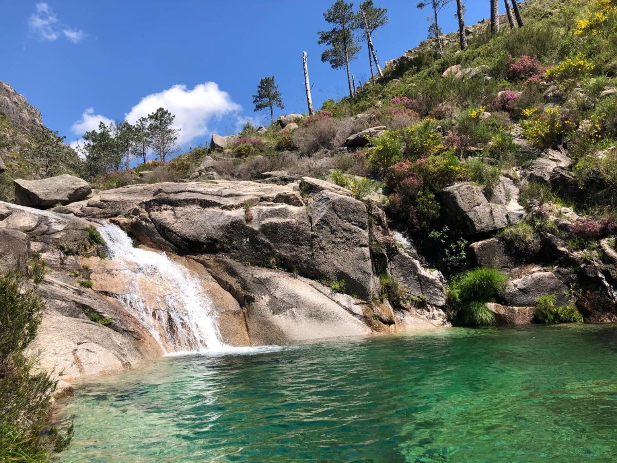 Waterfalls Geres Al Ngoại thất bức ảnh