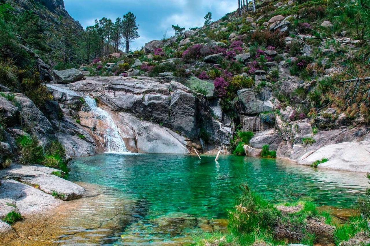 Waterfalls Geres Al Ngoại thất bức ảnh